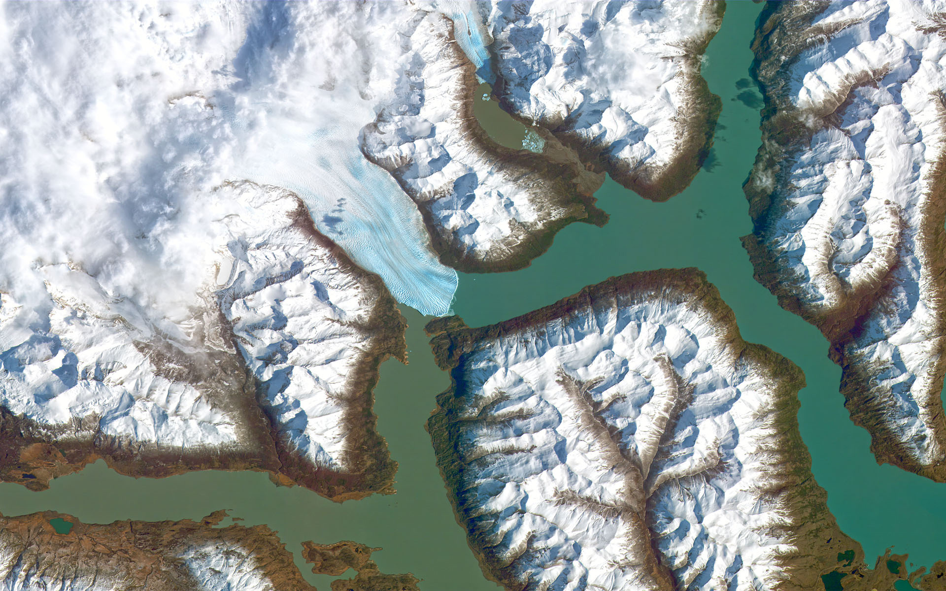 地球1周の旅、人工衛星なら約100分 @Perito Moreno, Argentina